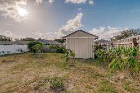 House in Auburndale, Florida 3 bedrooms, 150.13 sq.m. № 1808135 - photo 30