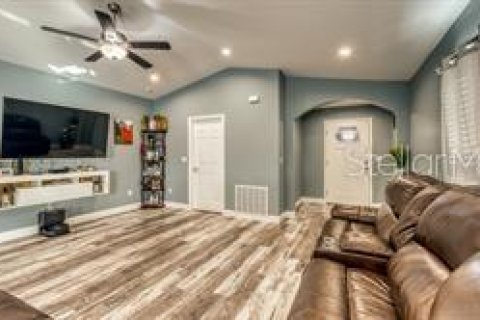 House in Auburndale, Florida 3 bedrooms, 150.13 sq.m. № 1808135 - photo 8