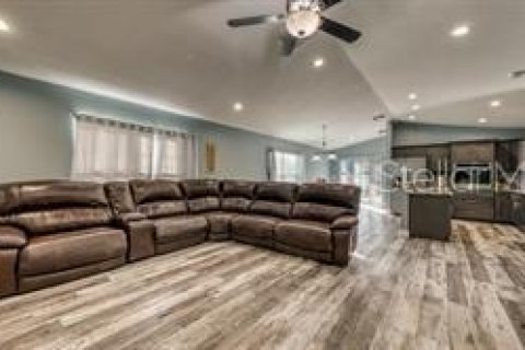 House in Auburndale, Florida 3 bedrooms, 150.13 sq.m. № 1808135 - photo 7