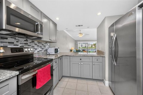 Condo in Punta Gorda, Florida, 2 bedrooms № 2105806 - photo 10