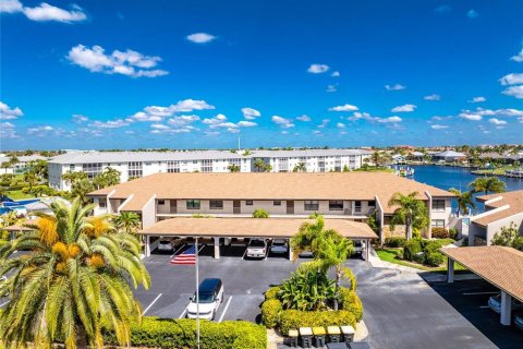 Condo in Punta Gorda, Florida, 2 bedrooms № 2105806 - photo 3