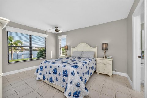 Condo in Punta Gorda, Florida, 2 bedrooms № 2105806 - photo 16