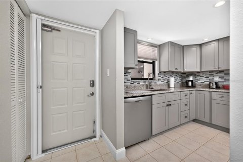 Condo in Punta Gorda, Florida, 2 bedrooms № 2105806 - photo 7