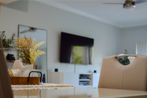 Купить кондоминиум в Корал-Спрингс, Флорида 2 спальни, 104.33м2, № 2006420 - фото 4