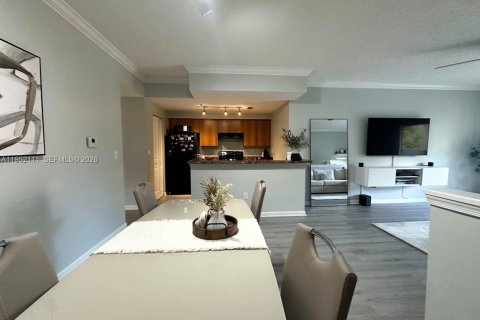 Купить кондоминиум в Корал-Спрингс, Флорида 2 спальни, 104.33м2, № 2006420 - фото 7