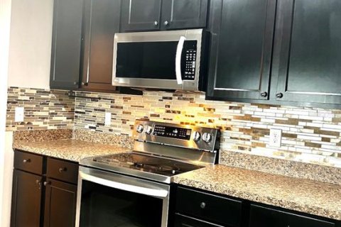 Casa en alquiler en Wimauma, Florida, 4 dormitorios, 171.5 m2 № 1813689 - foto 8