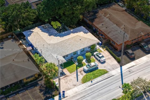 Commercial property in Wilton Manors, Florida 195.93 sq.m. № 2020744 - photo 2