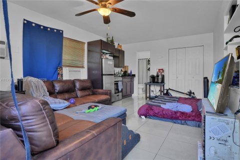 Commercial property in Wilton Manors, Florida 195.93 sq.m. № 2020744 - photo 10