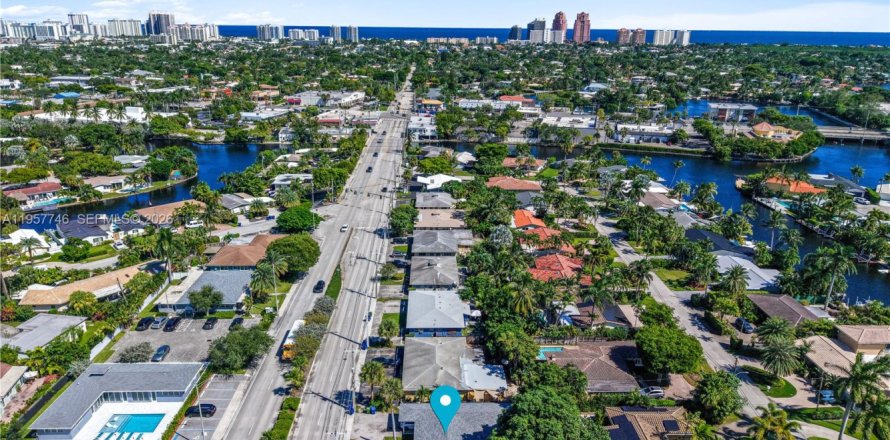 Commercial property in Wilton Manors, Florida 195.93 sq.m. № 2020744