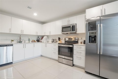Adosado en venta en Homestead, Florida, 4 dormitorios, 129.88 m2 № 1860002 - foto 3