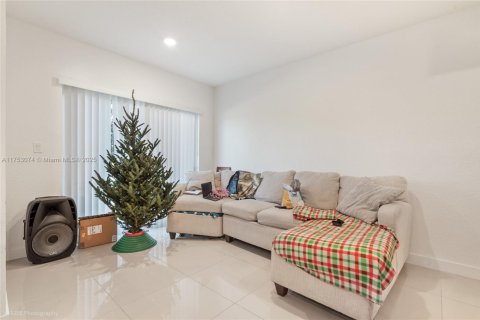 Adosado en venta en Homestead, Florida, 4 dormitorios, 129.88 m2 № 1860002 - foto 2