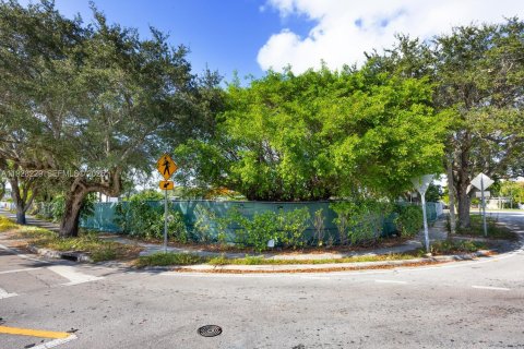 Terrain à vendre à Miami, Floride № 1992595 - photo 10