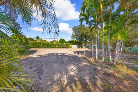 Terrain à vendre à Miami, Floride № 1992595 - photo 12