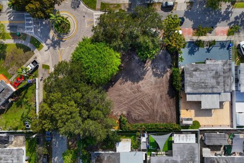 Terrain à vendre à Miami, Floride № 1992595 - photo 13
