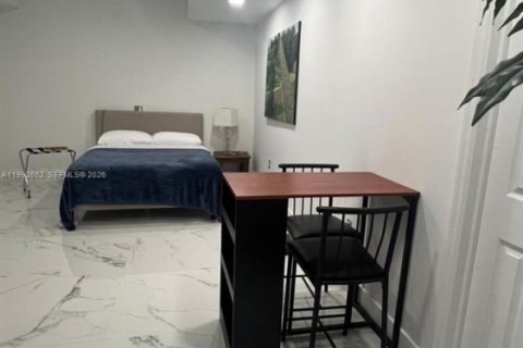 Estudio en Miami, Florida № 2056690