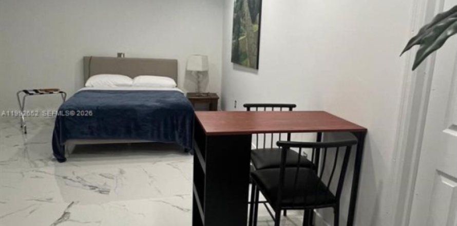 Estudio en Miami, Florida № 2056690