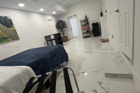 Casa en alquiler en Miami, Florida, 183.2 m2 № 2056690 - foto 4