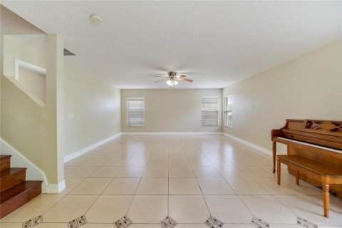 House in Orlando, Florida 6 bedrooms, 330.27 sq.m. № 1750933 - photo 5