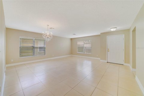 House in Orlando, Florida 6 bedrooms, 330.27 sq.m. № 1750933 - photo 9