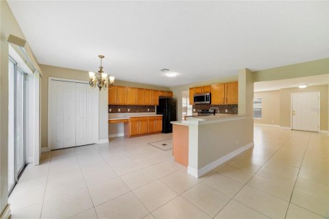 House in Orlando, Florida 6 bedrooms, 330.27 sq.m. № 1750933 - photo 4