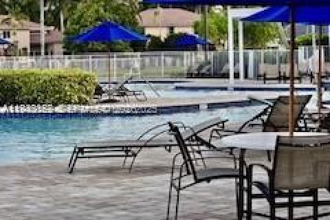 Casa en venta en Weston, Florida, 5 dormitorios, 248.23 m2 № 1999482 - foto 28