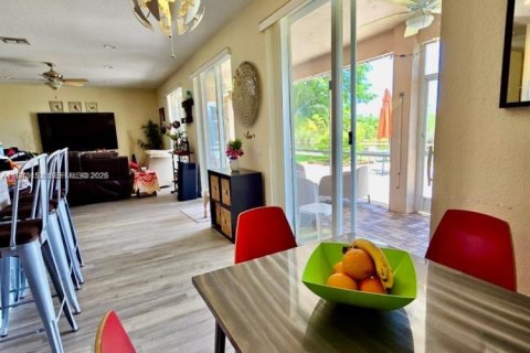 Casa en venta en Weston, Florida, 5 dormitorios, 248.23 m2 № 1999482 - foto 12