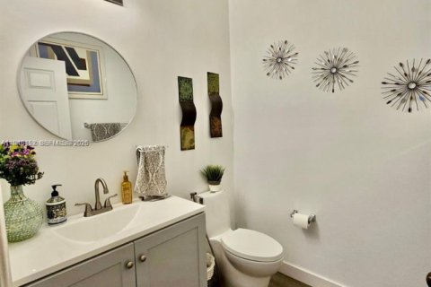 Casa en venta en Weston, Florida, 5 dormitorios, 248.23 m2 № 1999482 - foto 19