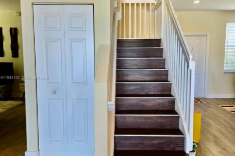 Casa en venta en Weston, Florida, 5 dormitorios, 248.23 m2 № 1999482 - foto 20