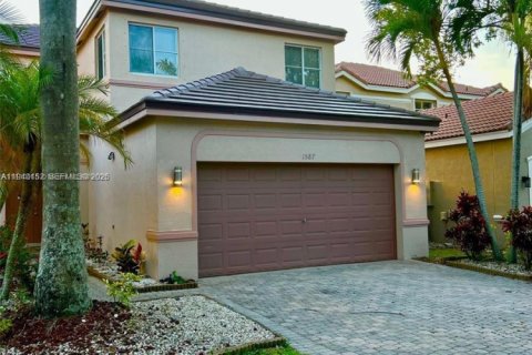 Casa en venta en Weston, Florida, 5 dormitorios, 248.23 m2 № 1999482 - foto 2