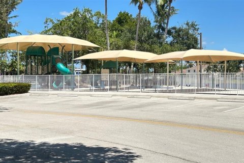 Casa en venta en Weston, Florida, 5 dormitorios, 248.23 m2 № 1999482 - foto 27