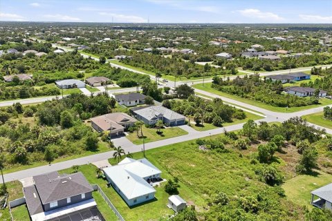 Villa ou maison à vendre à Port Charlotte, Floride: 3 chambres, 246.75 m2 № 2333933 - photo 5
