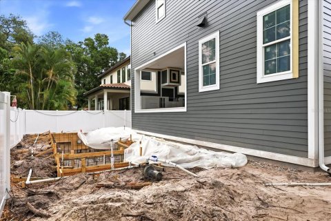 House in Tampa, Florida 5 bedrooms, 403.38 sq.m. № 2114491 - photo 9