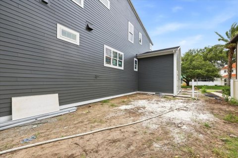 House in Tampa, Florida 5 bedrooms, 403.38 sq.m. № 2114491 - photo 7