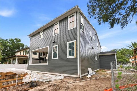 House in Tampa, Florida 5 bedrooms, 403.38 sq.m. № 2114491 - photo 8