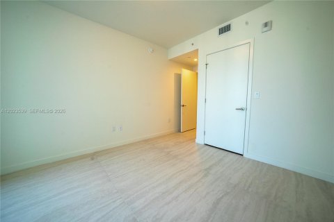 Copropriété à louer à Miami, Floride: 2 chambres, 114.73 m2 № 2179679 - photo 11