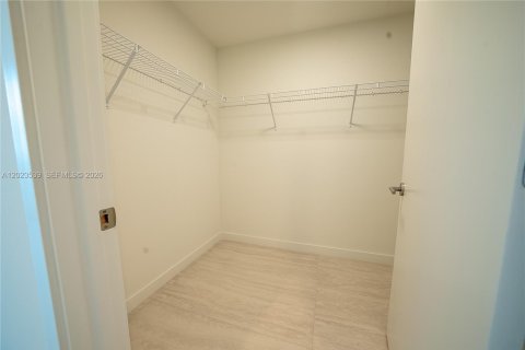 Copropriété à louer à Miami, Floride: 2 chambres, 114.73 m2 № 2179679 - photo 13