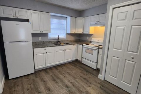 Appartement à louer à Tampa, Floride: 2 chambres, 92.9 m2 № 2419919 - photo 2