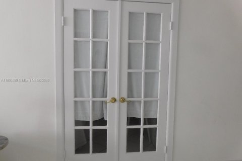 Condominio en alquiler en Miami Beach, Florida, 1 dormitorio, 95.32 m2 № 2021122 - foto 10