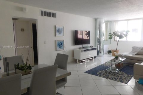 Condominio en alquiler en Miami Beach, Florida, 1 dormitorio, 95.32 m2 № 2021122 - foto 4