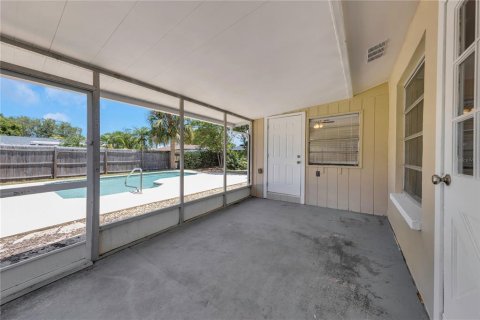 House in Clearwater, Florida 2 bedrooms, 111.76 sq.m. № 1747180 - photo 23