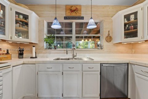 Купить виллу или дом в Хомстед, Флорида 3 спальни, 184.13м2, № 1985415 - фото 11