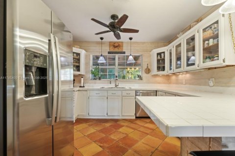 Купить виллу или дом в Хомстед, Флорида 3 спальни, 184.13м2, № 1985415 - фото 10