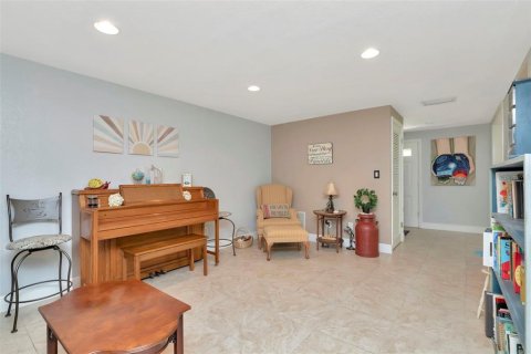 Casa en venta en Saint Petersburg, Florida, 3 dormitorios, 243.78 m2 № 1815808 - foto 13
