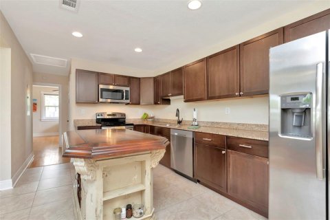 Casa en venta en Saint Petersburg, Florida, 3 dormitorios, 243.78 m2 № 1815808 - foto 4