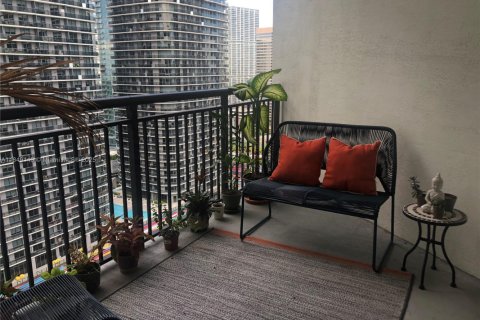 Condo in Miami, Florida, 1 bedroom  № 1936533 - photo 19