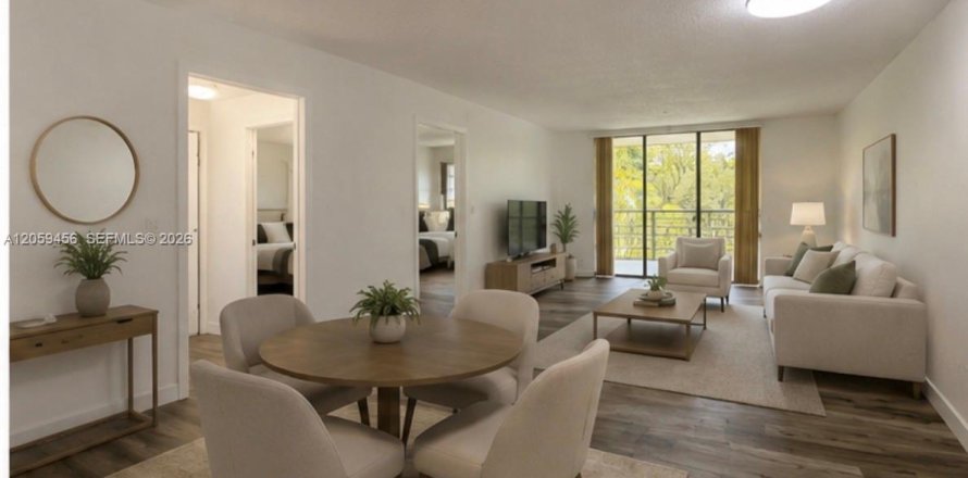 Condo in Lauderdale Lakes, Florida, 2 bedrooms № 2264313