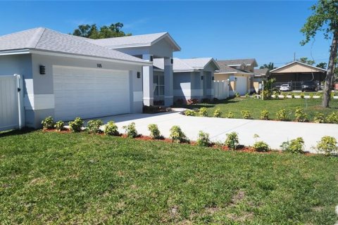 House in Lutz, Florida 4 bedrooms, 205.78 sq.m. № 1598185 - photo 8