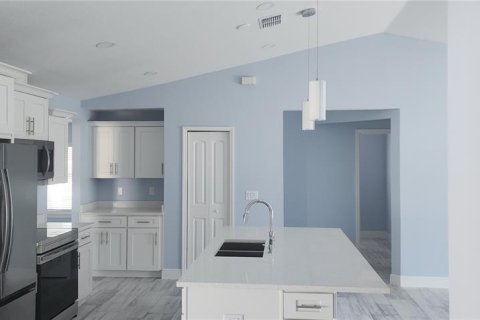 House in Lutz, Florida 4 bedrooms, 205.78 sq.m. № 1598185 - photo 15