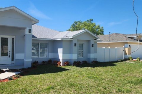 House in Lutz, Florida 4 bedrooms, 205.78 sq.m. № 1598185 - photo 3