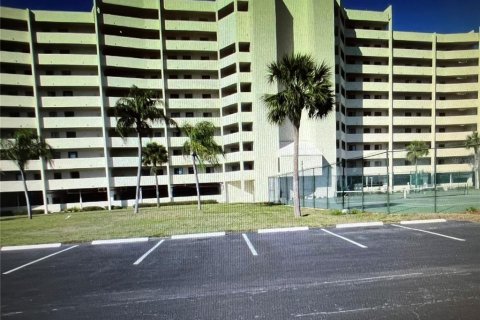 Condo in Hudson, Florida, 2 bedrooms  № 1613457 - photo 1